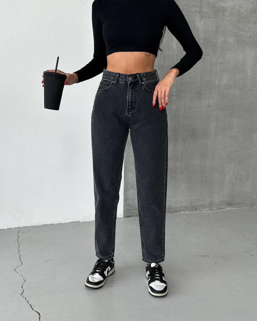 18 black jeans outfit winter women