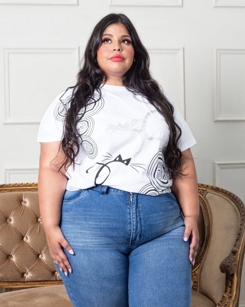 27 plus size jeans outfit 2025