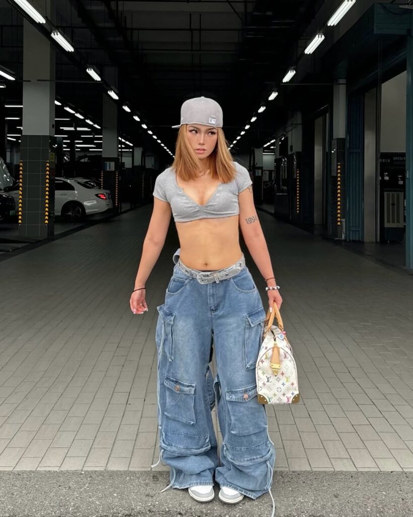 04 cargo jeans outfit 2025